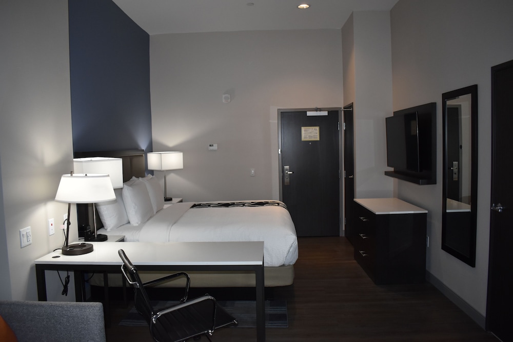 La Quinta Inn & Suites by Wyndham San Bernardino - photo 14
