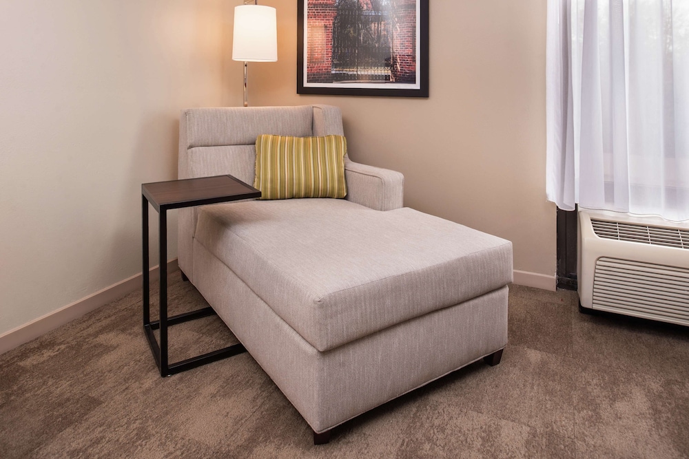Hampton Inn Columbia Northeast Fort Jackson Area - photo 31