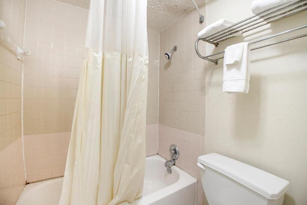 Hotel O Daylight Inn Elkhart I 90 IN - photo 40