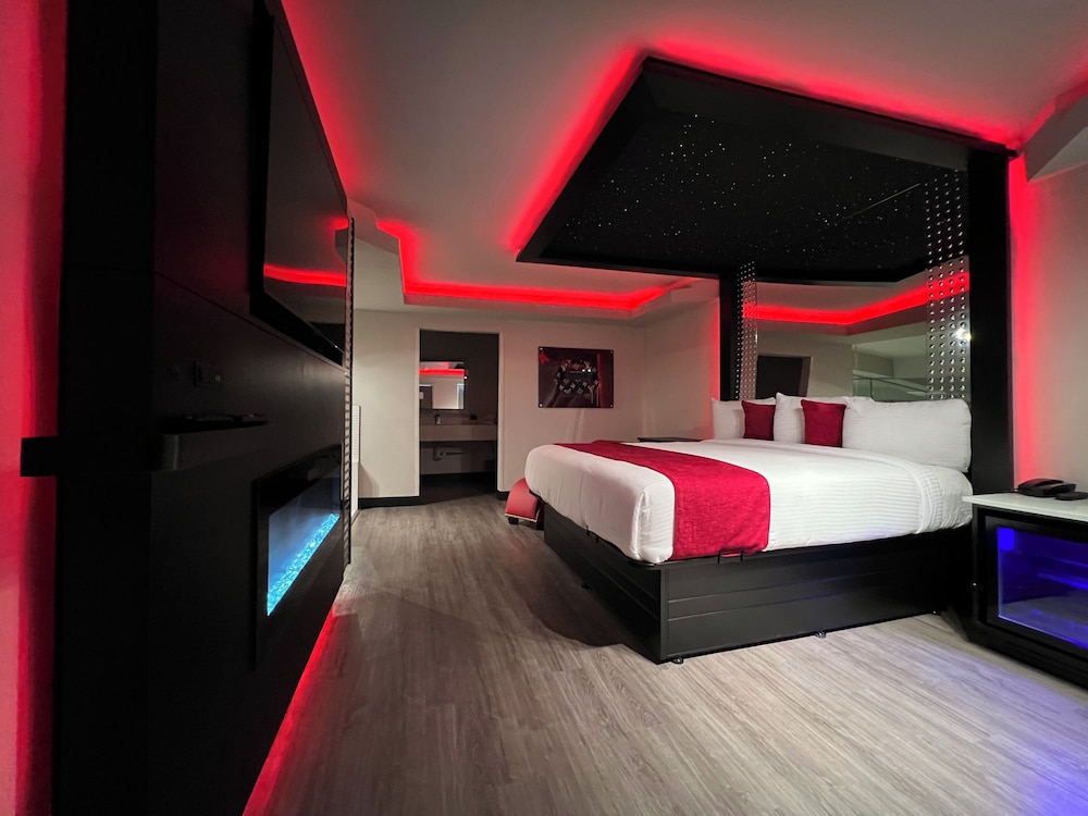 Imperial Suites Adults Only - photo 26