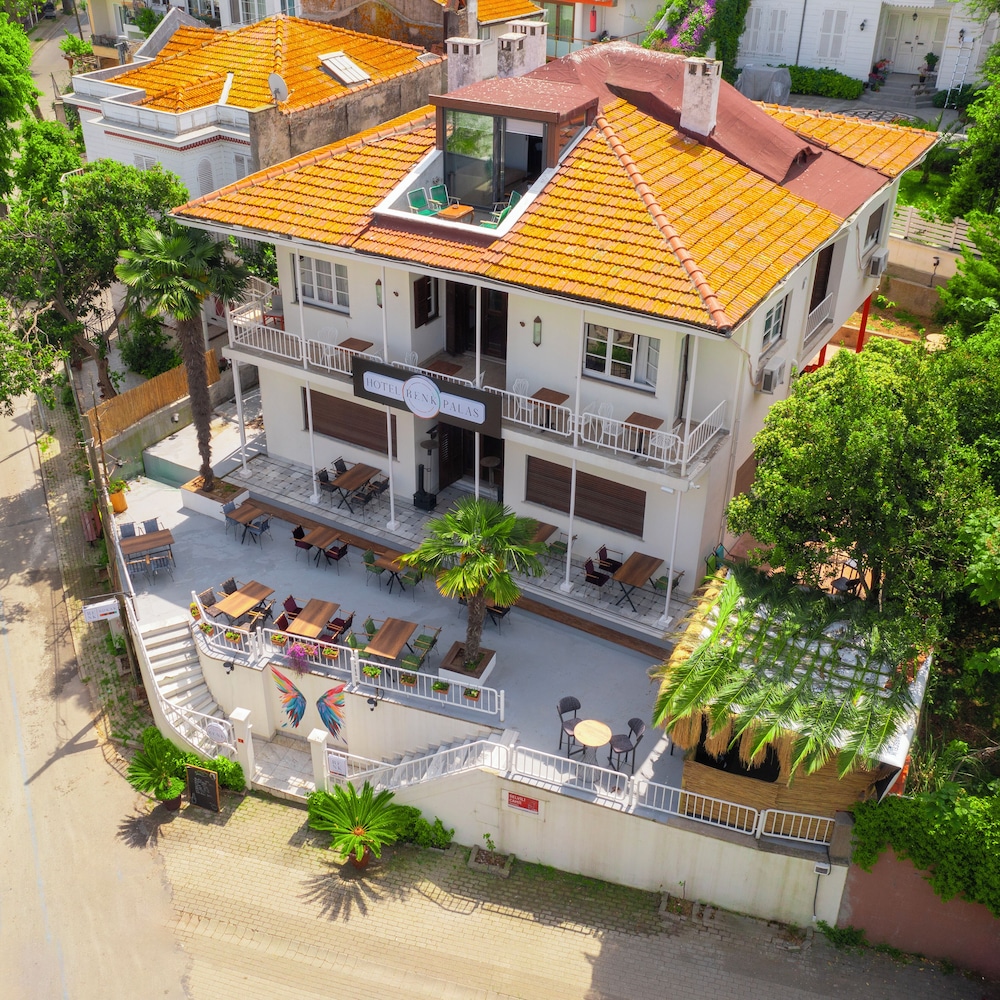 Hotel Renk Palas in Adalar, Turkey