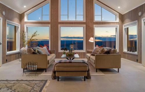 Nice Home In Øyer With Kitchen — 5-Star Luxury Hotel in Lillehammer, Norway