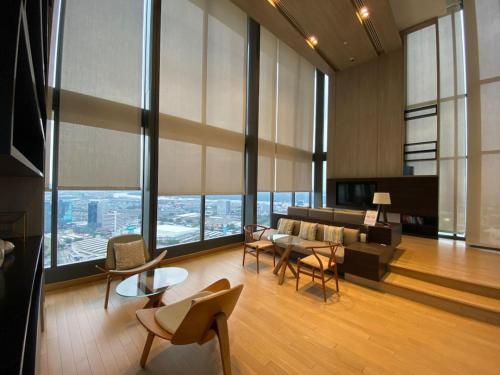 Stylish Riverview 1BR Ultra Fast WiFi Phrom Phong