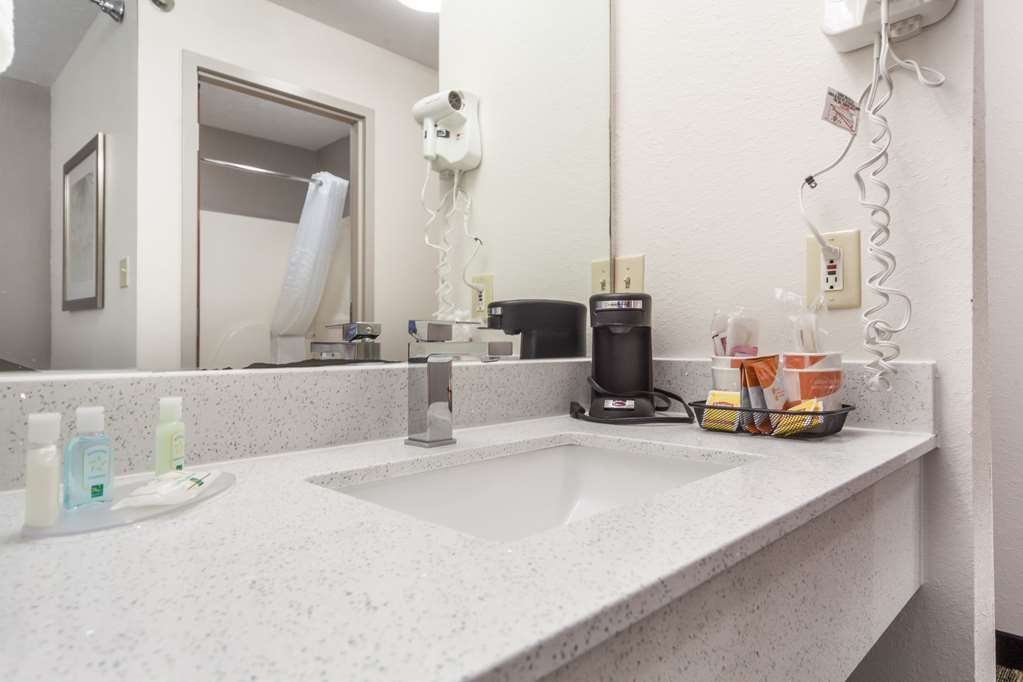 Quality Inn & Suites Omaha Chalco - photo 17
