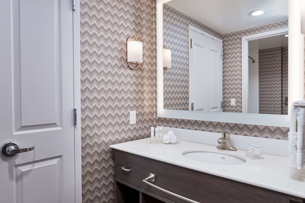 Homewood Suites by Hilton Teaneck Glenpointe - photo 11