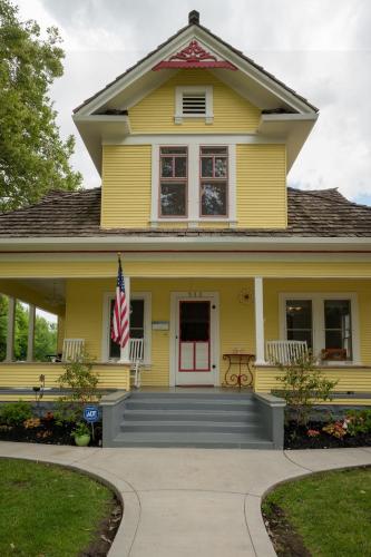 Poppy Sister Inn — 4-Star Luxury Hotel in Lodi, United States