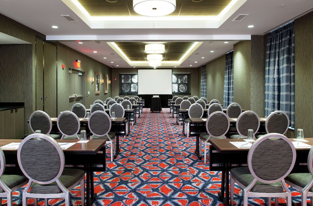 Hilton Garden Inn Pittsburgh Downtown - photo 52