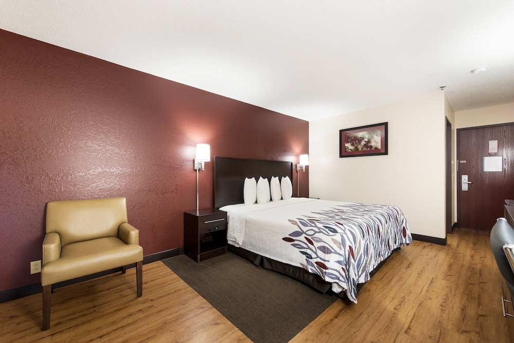 Red Roof Inn Auburn - photo 7