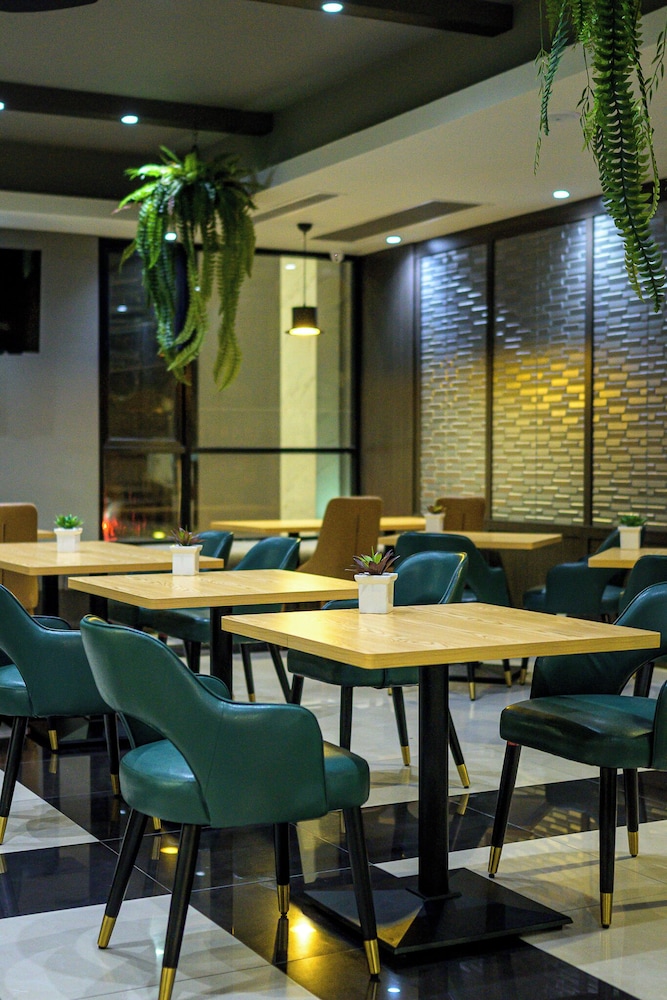 מזון ומשקאות