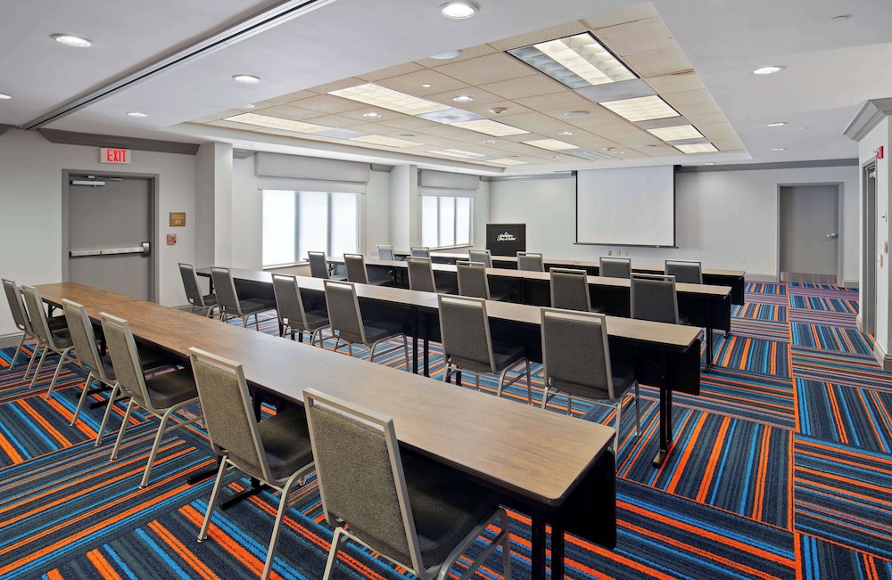 Hampton Inn & Suites Murfreesboro - photo 40