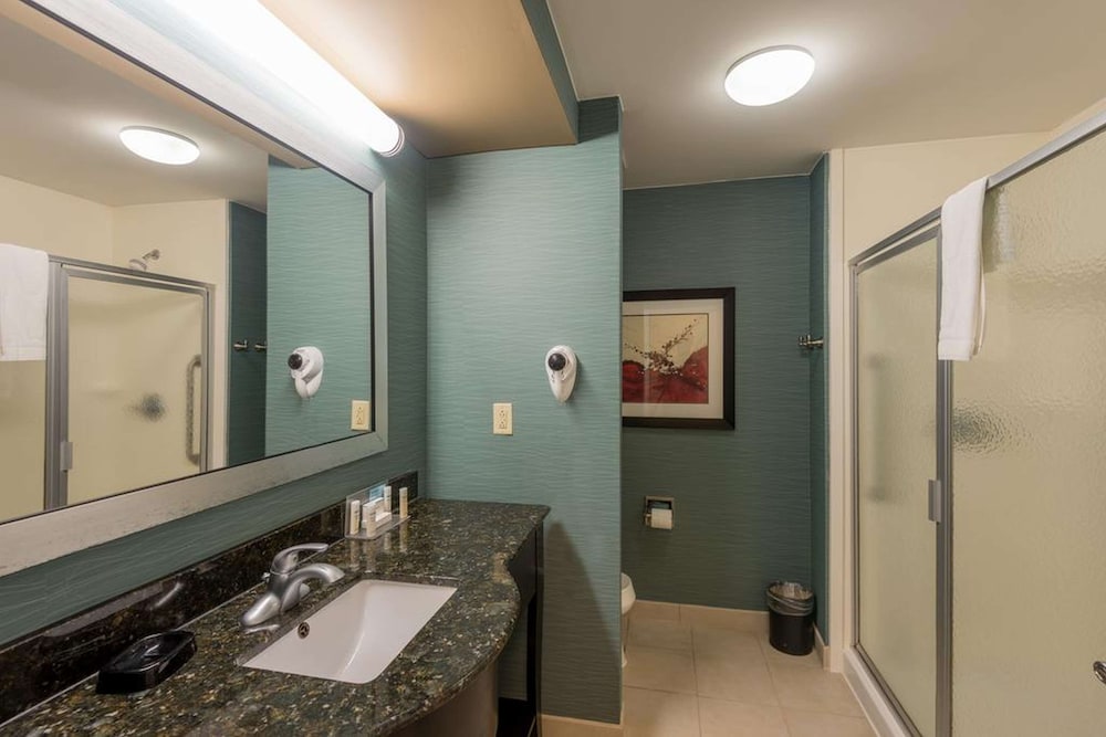 Hampton Inn New Albany - photo 40