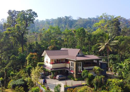 Flower Valley Plantation Homestay — 5-Star Luxury Hotel in Munnar, India