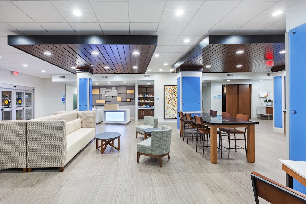 Holiday Inn Express & Suites Coffeyville by IHG - photo 41