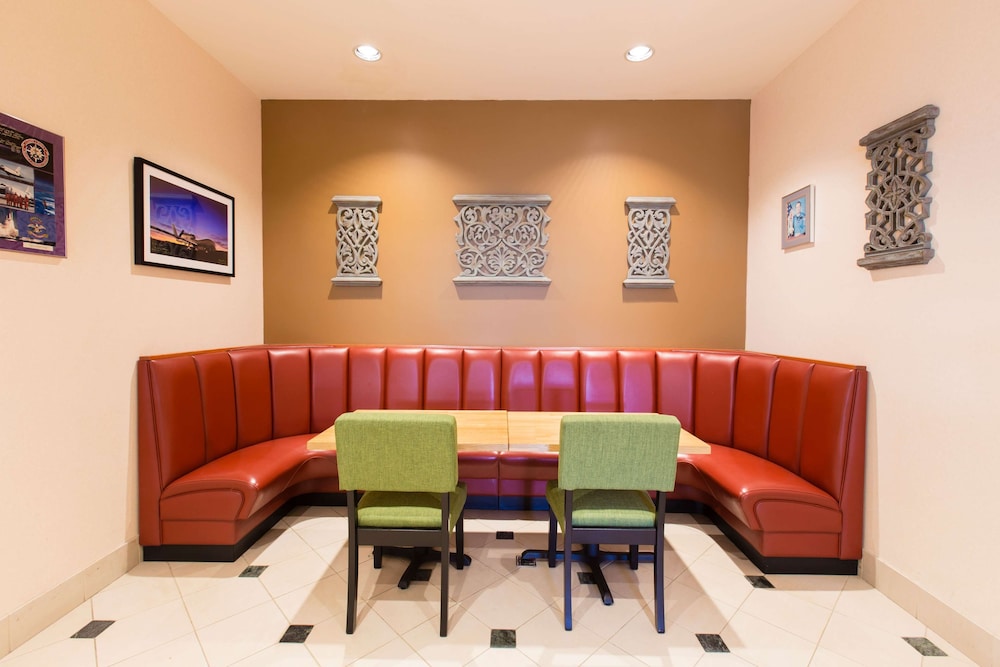 Hilton Garden Inn Grand Forks UND - photo 29