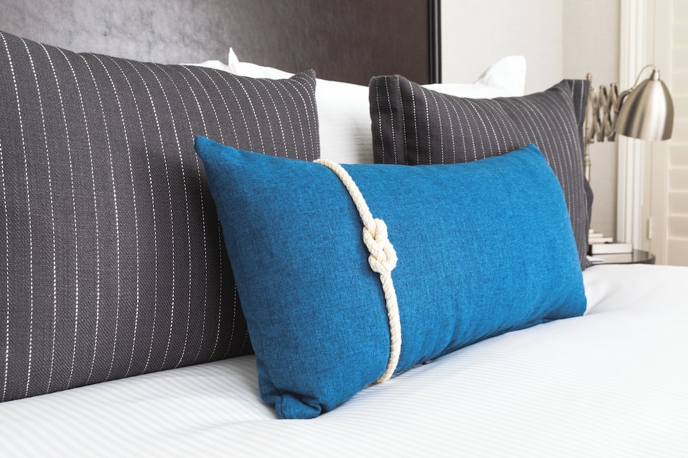 Harbor Court Hotel - photo 11