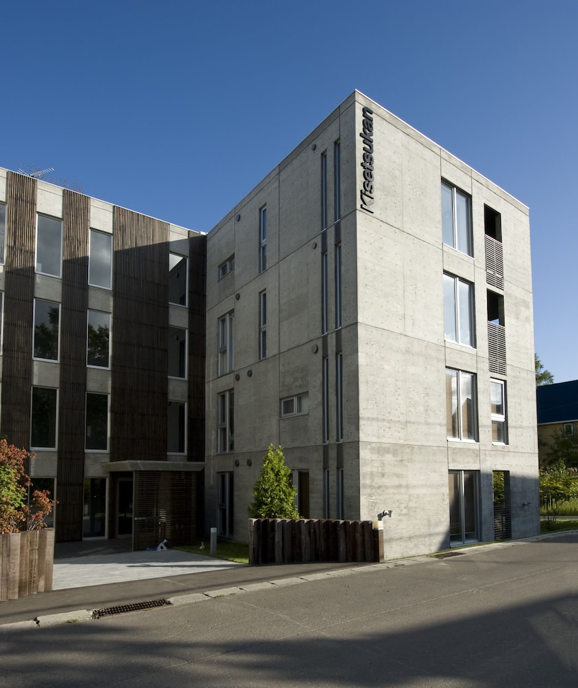 Kisetsukan - carbon neutral hotel in Unknown City