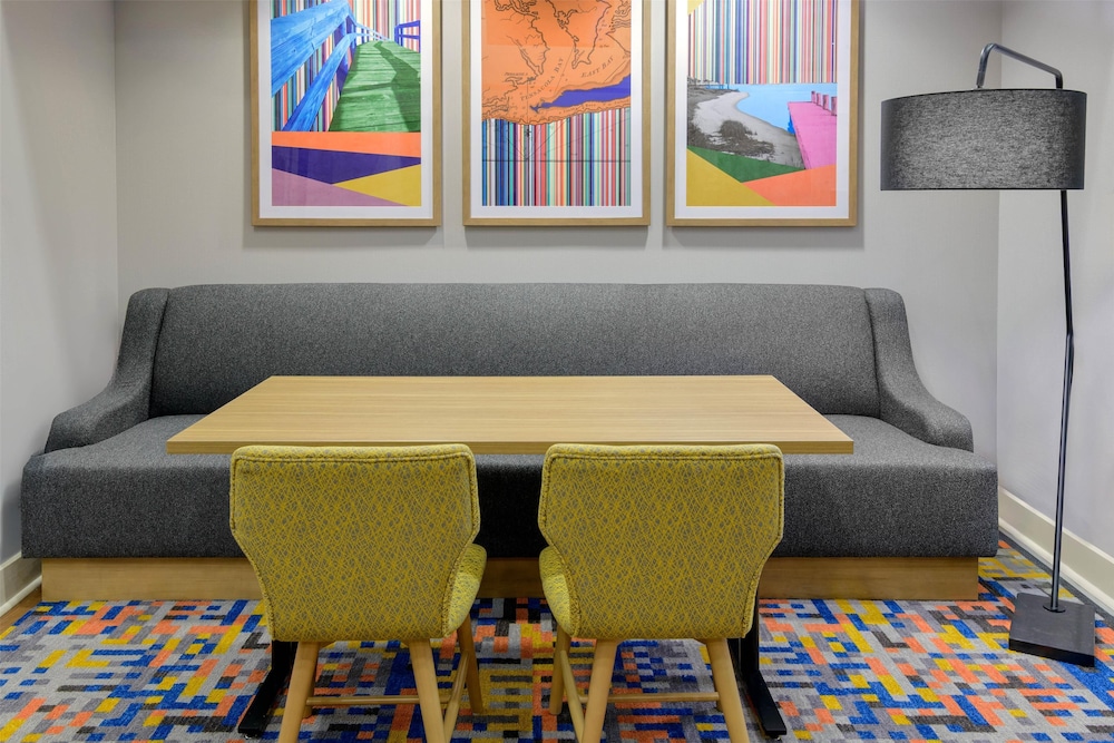 Hampton Inn & Suites Pensacola Gulf Breeze - photo 4