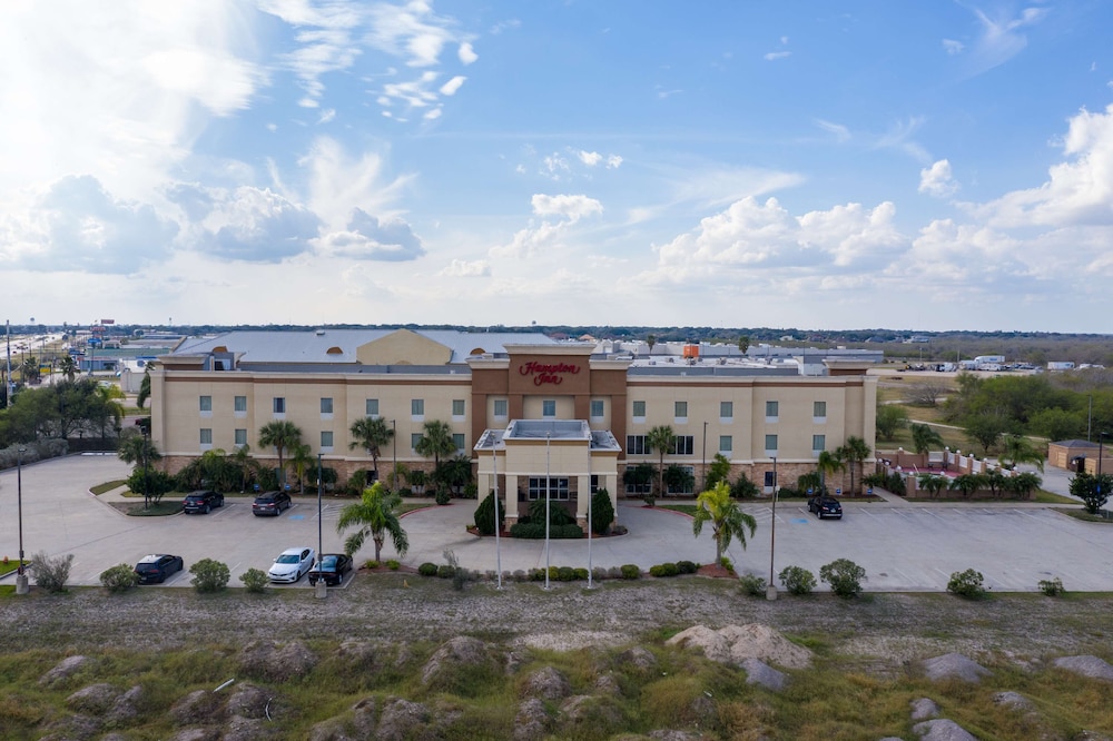 Hampton Inn Alice - photo 44