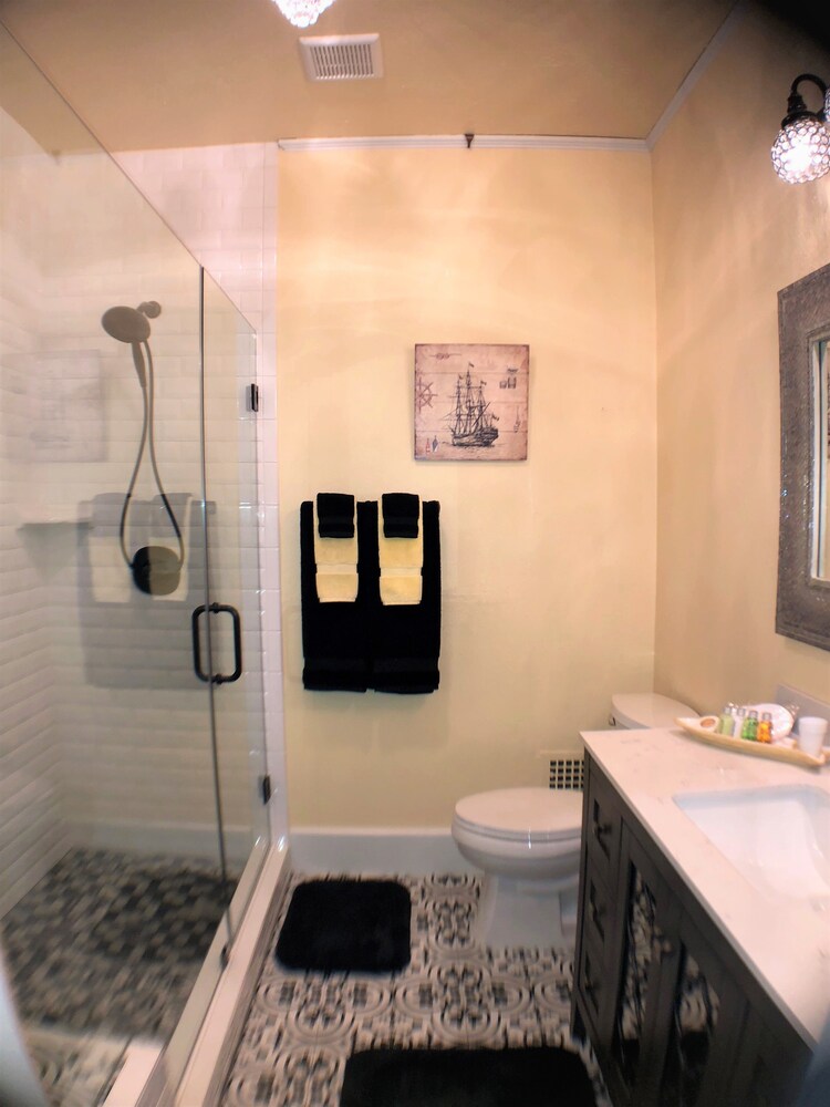 Avenue O Bed & Breakfast - photo 22