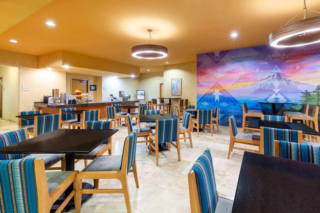 La Quinta Inn & Suites by Wyndham Vancouver - photo 26