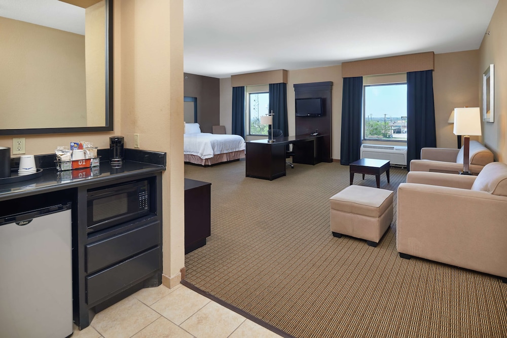 Hampton Inn & Suites Decatur - photo 28