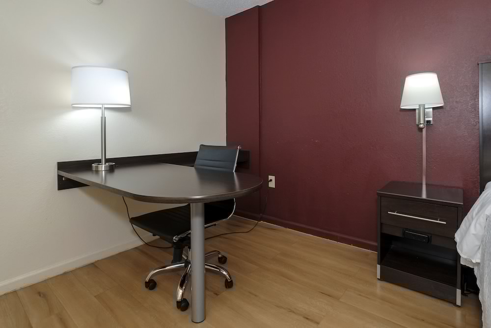 Red Roof Inn Hillsville - photo 11