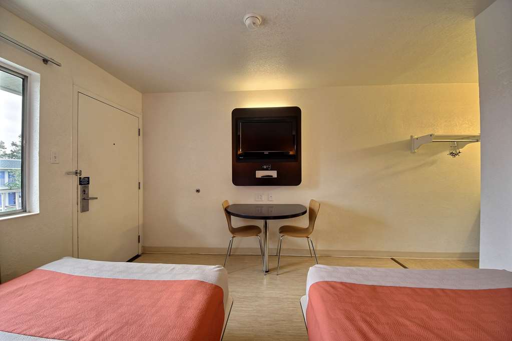 Motel 6 San Marcos TX - photo 6