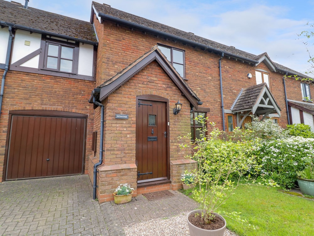 Old Town Cottage — 4-Star Luxury Hotel in Stratford-Upon-Avon, United Kingdom