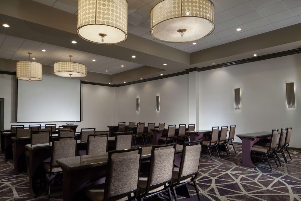 Embassy Suites by Hilton Philadelphia Airport - photo 59