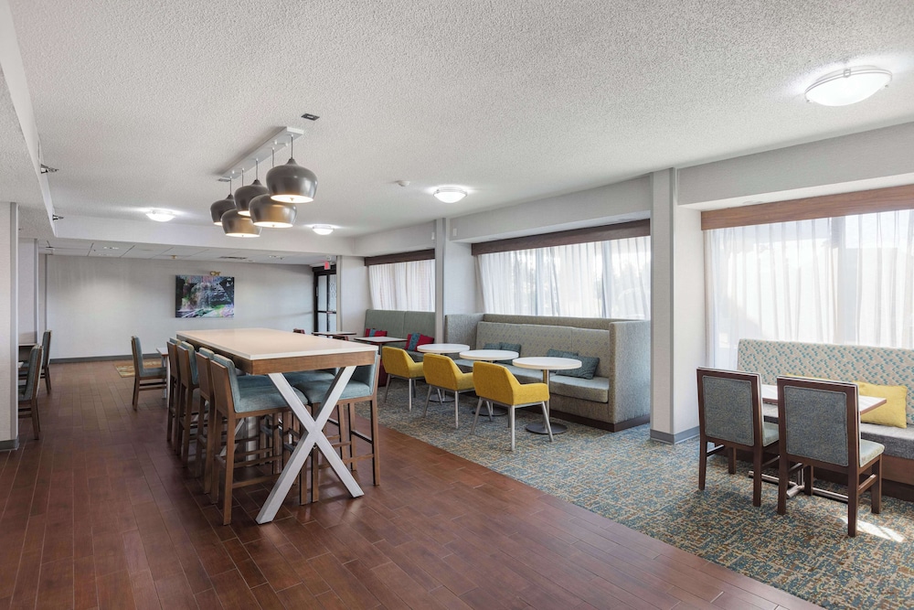 Hampton Inn Columbus Dublin - photo 23