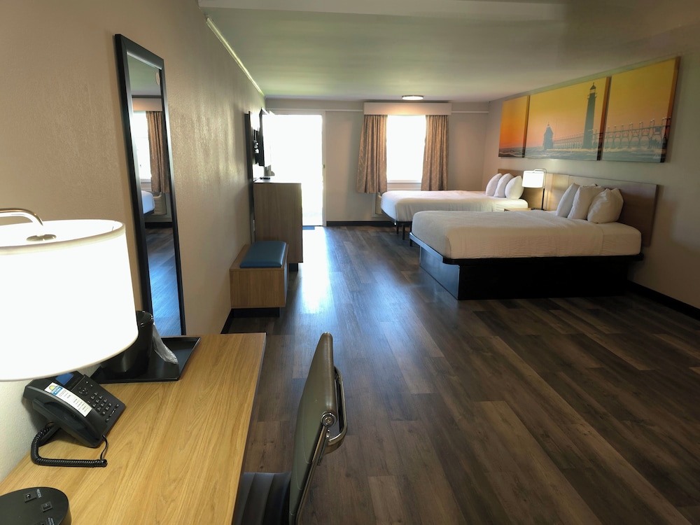 Days Inn & Suites by Wyndham Port Huron - photo 20