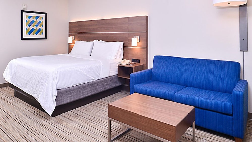 Holiday Inn Express Hotel & Suites Mount Pleasant by IHG - photo 13