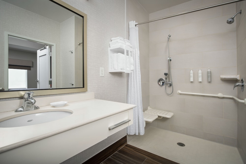 Hampton Inn & Suites Portland Hillsboro Evergreen Park - photo 16