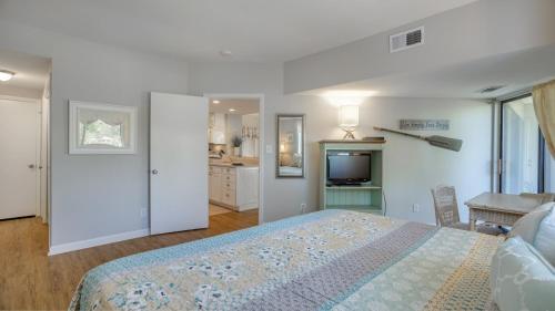 Private Balcony Beach Getaway Coligny - photo 14