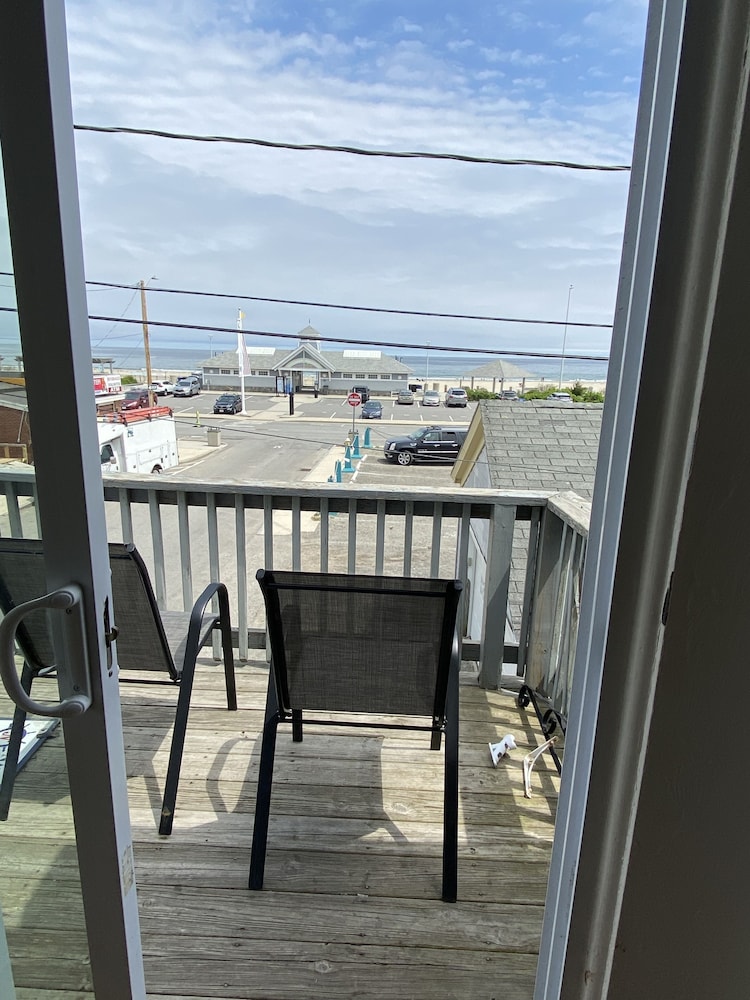 Nautical Beach Resort - photo 21