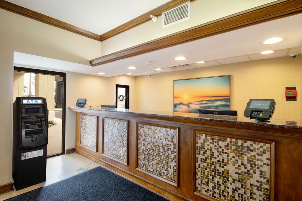 Econo Lodge Inn & Suites Foley North Gulf Shores - photo 8