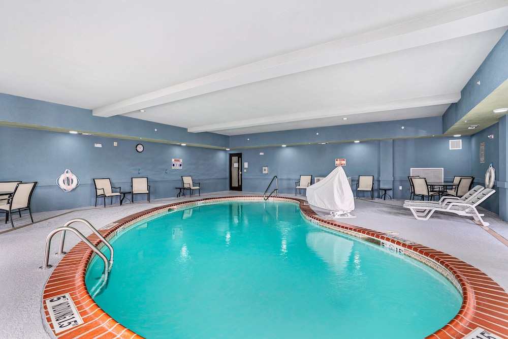 Holiday Inn Express Suites Van Buren Ft Smith Area by IHG - photo 49