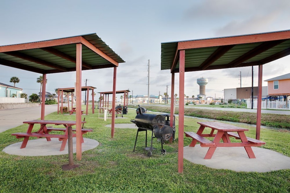 Plantation Suites & Conference Center - photo 64
