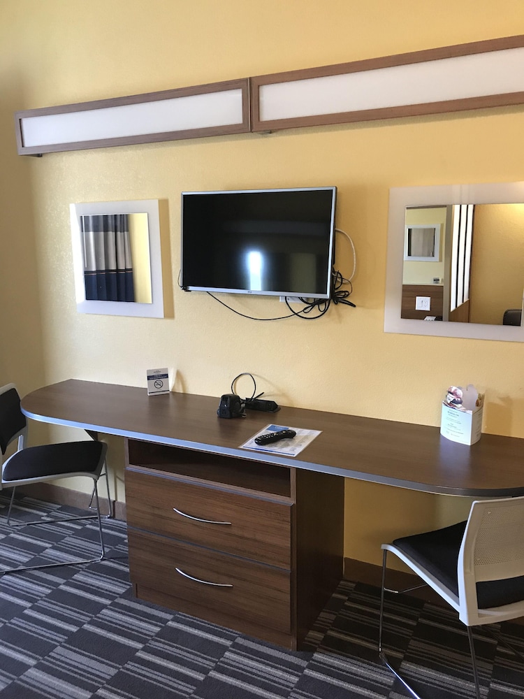 Microtel Inn & Suites by Wyndham Columbus Near Fort Benning - photo 15