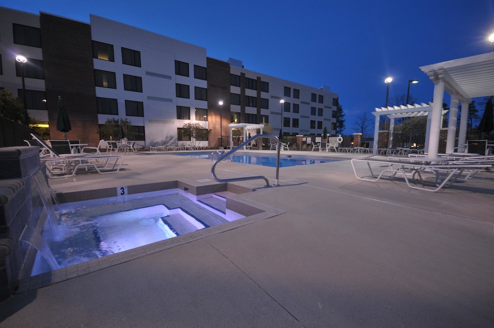 DoubleTree by Hilton Hotel Rocky Mount - photo 10