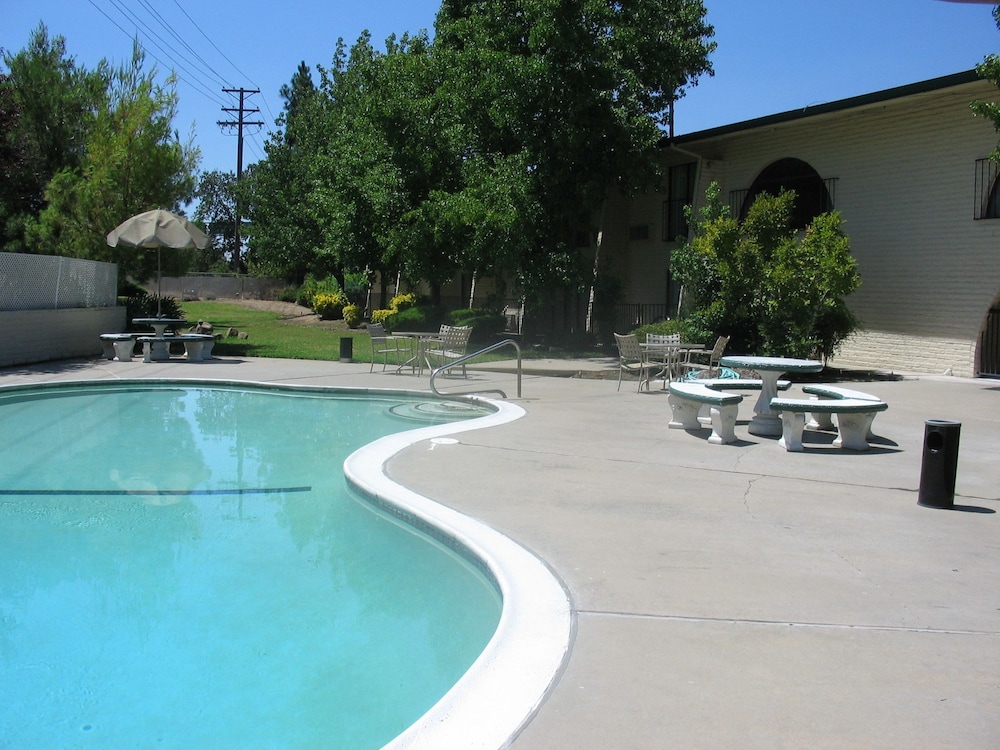 Heritage Inn Express Roseville - photo 17