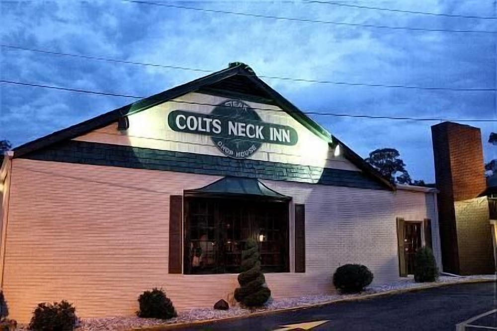 Colts Neck Inn Hotel - photo 32