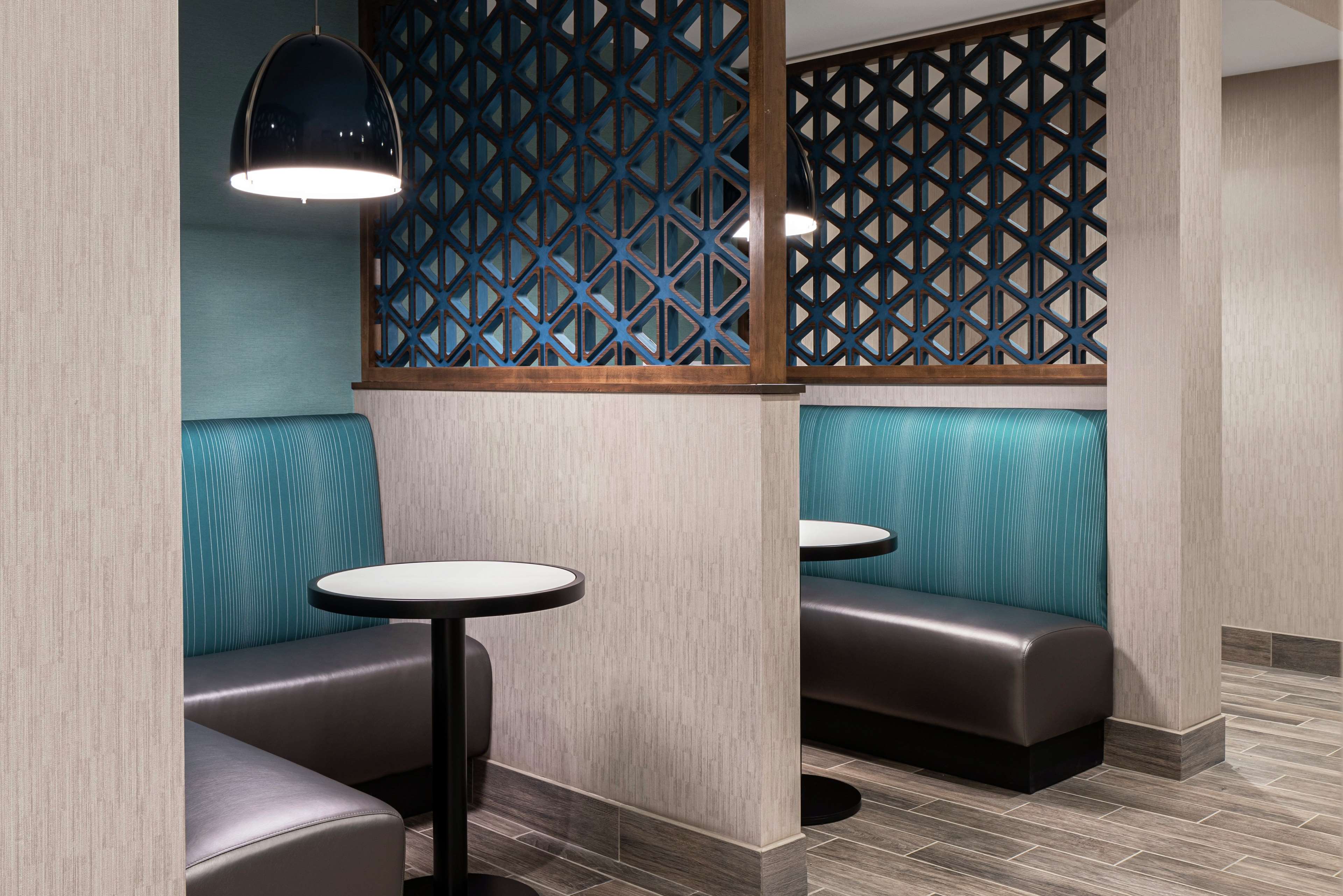 Hampton Inn & Suites Bridgeview Chicago - photo 15