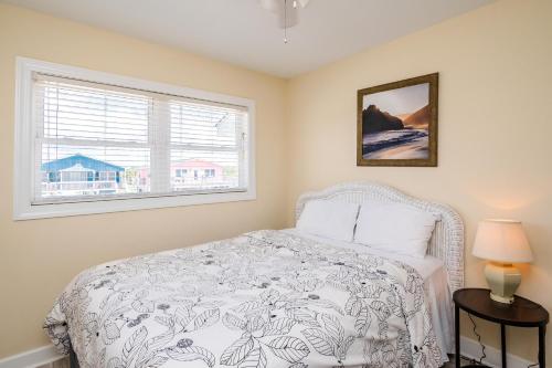 Absolute Beach by Oak Island Accommodations - photo 41