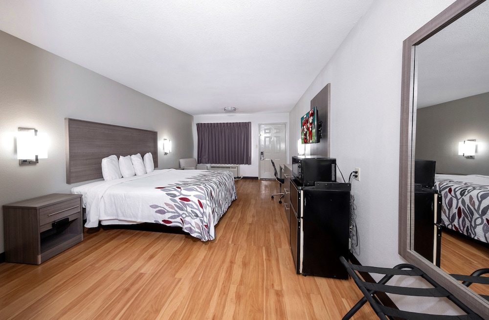 Red Roof Inn Bay Minette - photo 9