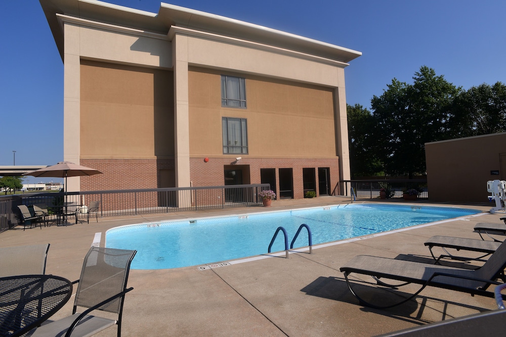 Hampton Inn Springfield South - photo 10