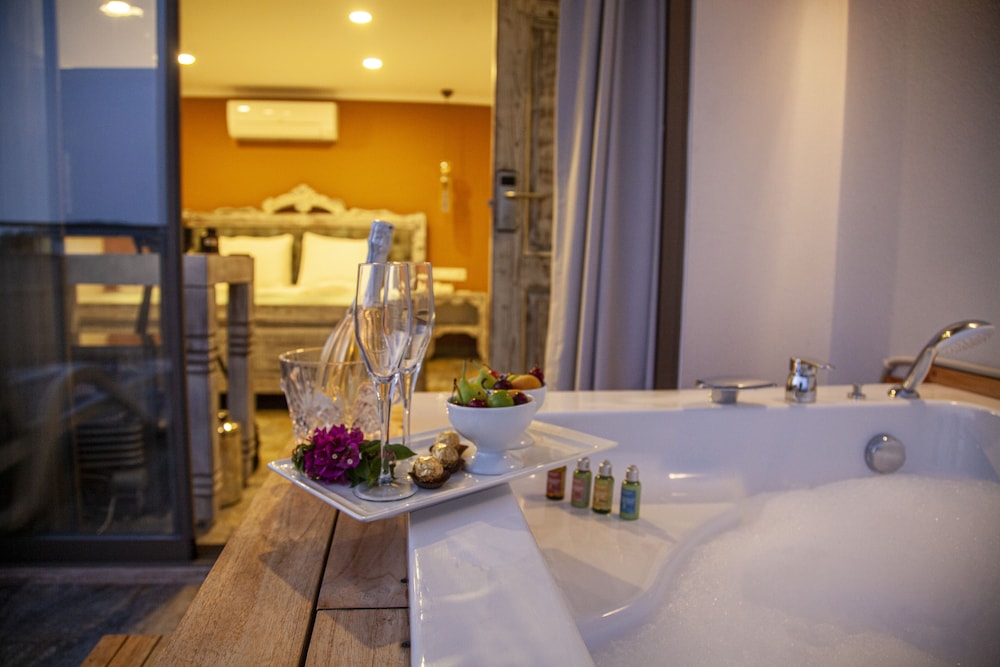 Noel Baba Hotel - carbon neutral hotel in Kas