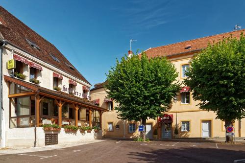 Logis Des Trois Maures — hotel in Couches