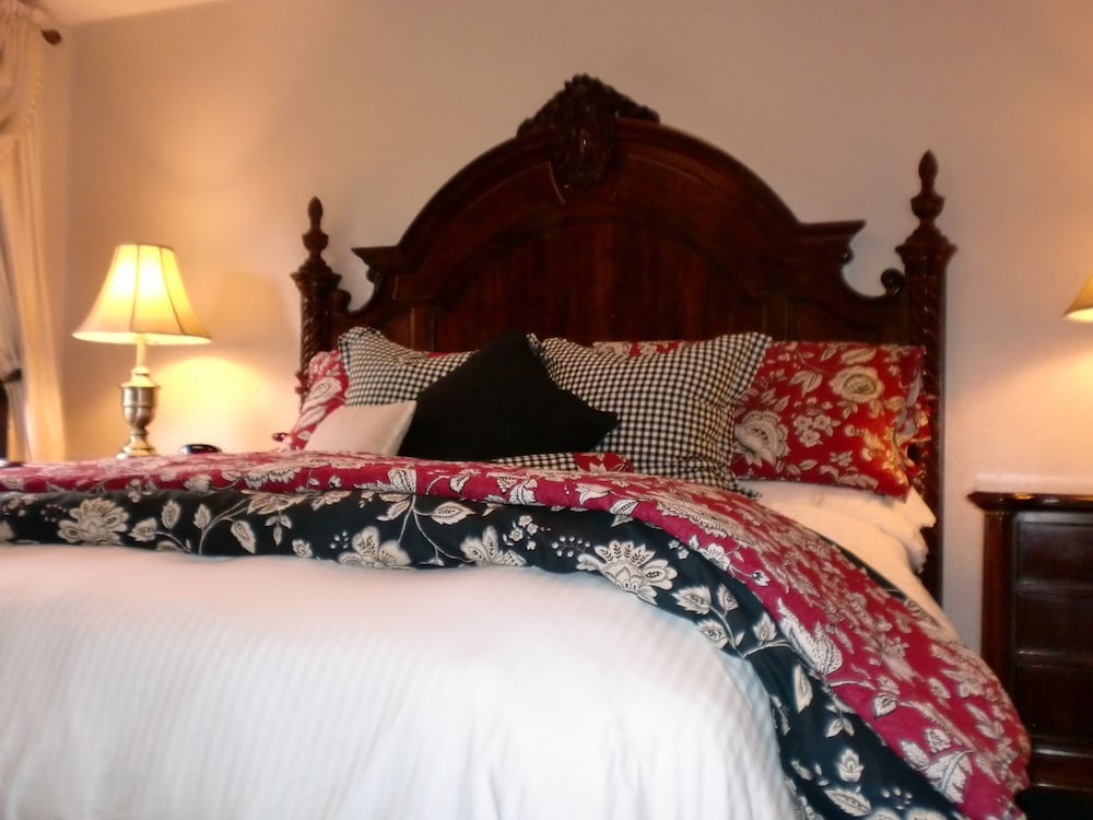 The North Shore Inn - photo 18