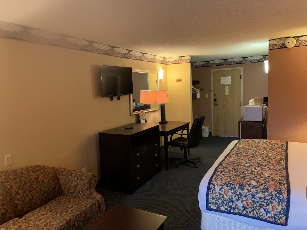 Lincoln Inn Express Hotel and Suites - photo 19
